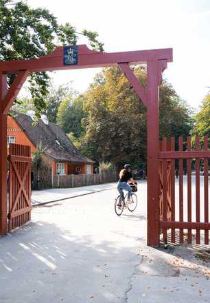 Rød port i Jægersborg Dyrehave