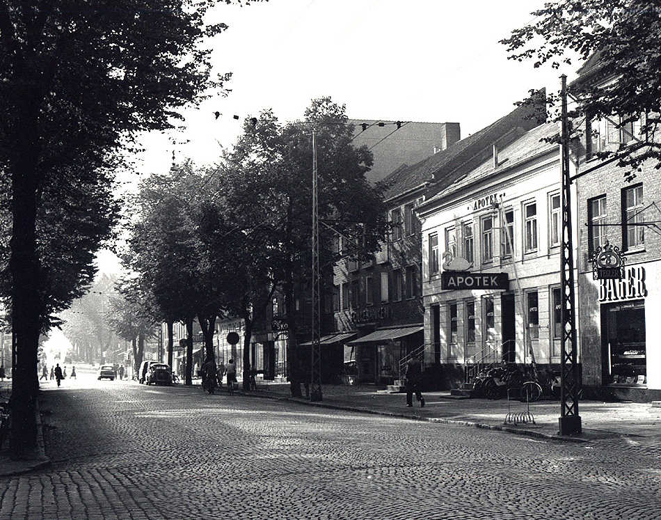 Lyngby Hovedgade 27, 1954 - Apoteket