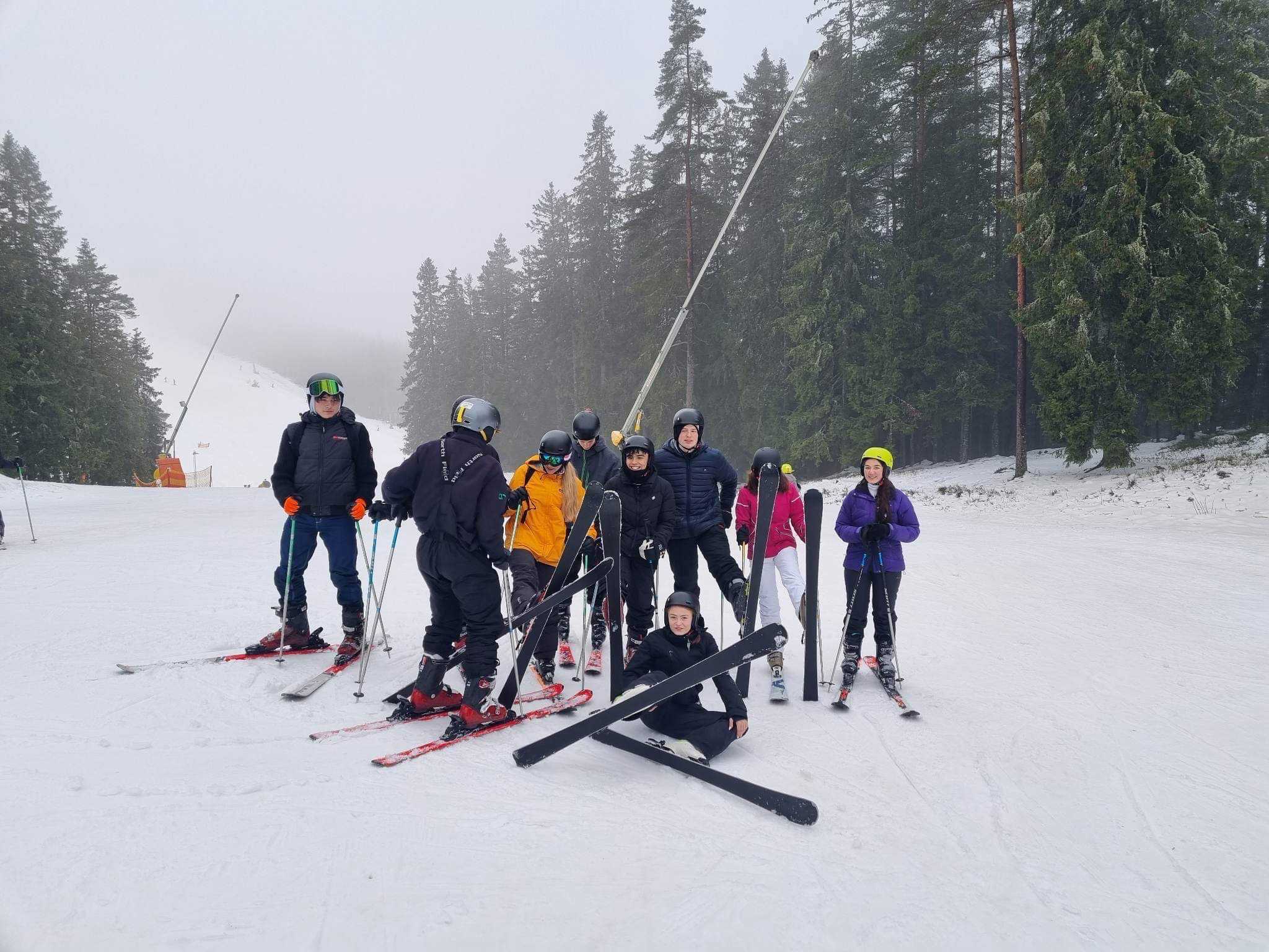 Skitur med 10. klasse stemning fra pisten